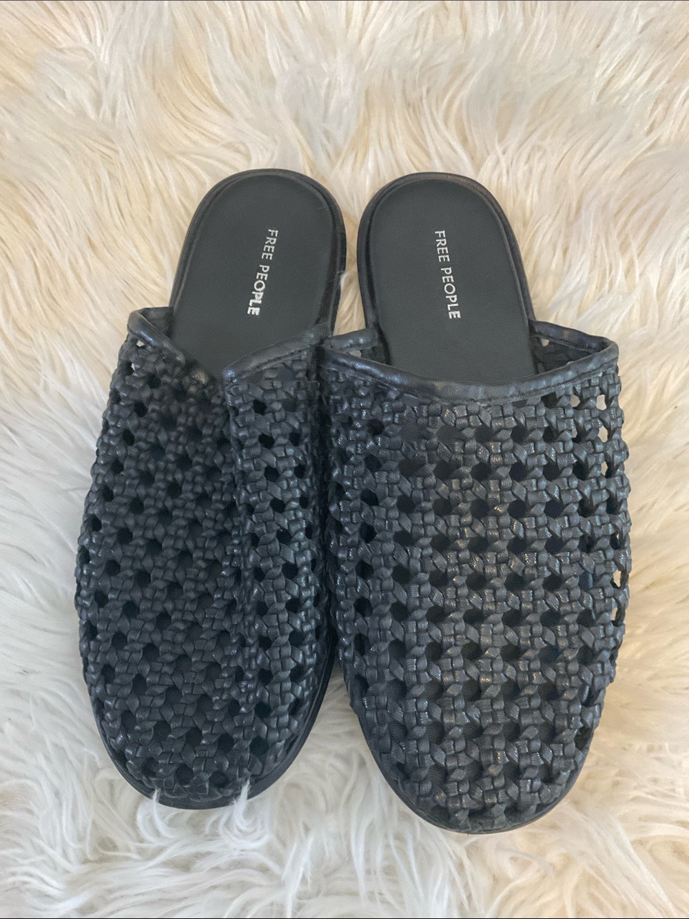 Free People Women's Black Closed Toe Summer Resort Woven Slides Sandals Size 8